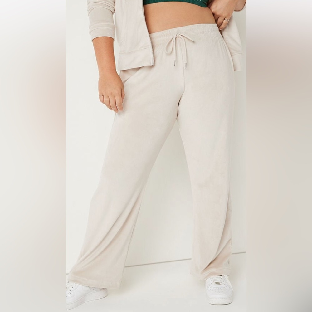 Victoria’s Secret Pink Velour heritage sweatpants